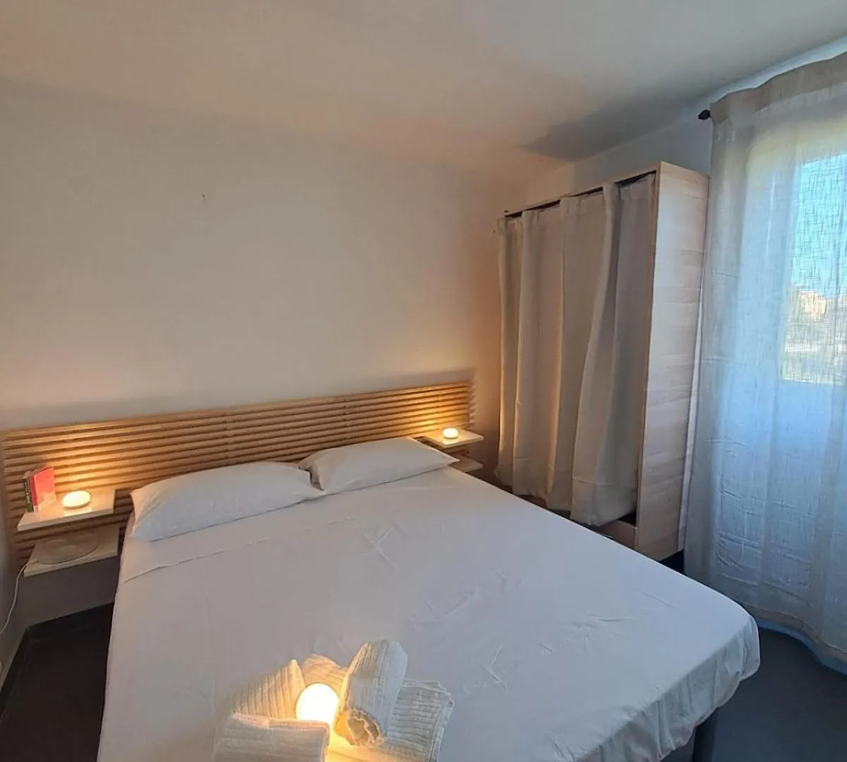 La Lunetta - Romantic Little House Palermo 0*,  Italy